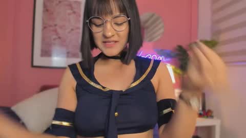 Snapshot of soysaraa_ chatting on 09/13/25, 05:29 Aleja online show from 09/13/25, 05:29