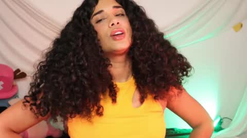 Snapshot of soytropicalfruit chatting on 03/02/25, 11:31 You want to talk to me more personal follow me in My Channel VIP 50 the discount online show from 03/02/25, 11:31