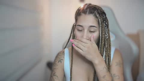 Snapshot of soytulu_ chatting on 01/26/25, 10:46 brisa s online show from 01/26/25, 10:46