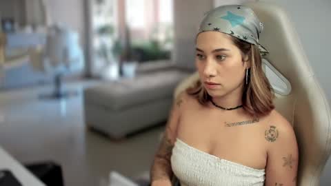 Snapshot of soytulu_ chatting on 02/17/25, 03:42 brisa s online show from 02/17/25, 03:42