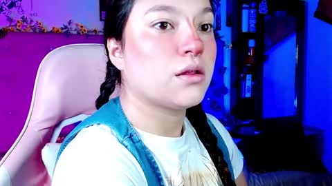 Snapshot of soyyuky chatting on 02/07/25, 07:49 Y U K Y online show from 02/07/25, 07:49