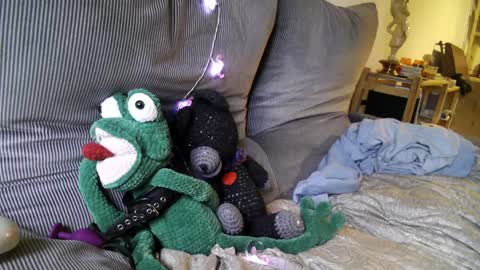 Snapshot of spacegirl42o chatting on 12/30/24, 12:31 Spacegirl online show from 12/30/24, 12:31