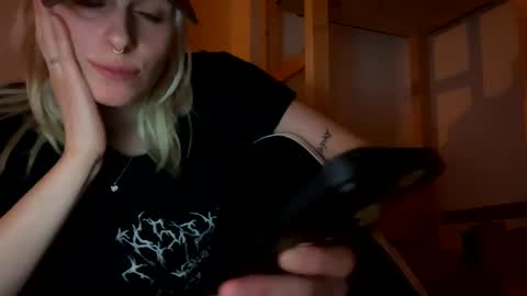 Snapshot of spacegirl42o chatting on 01/03/25, 11:23 Spacegirl online show from 01/03/25, 11:23