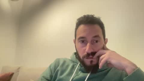 Snapshot of spainmenhot69 chatting on 12/27/24, 03:37 spainmenhot69 online show from 12/27/24, 03:37
