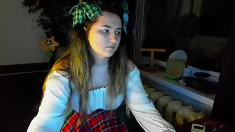 Snapshot of spanking_girls chatting on 12/25/24, 12:05 Evgenia online show from 12/25/24, 12:05