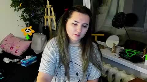 Snapshot of spanking_girls chatting on 12/25/24, 11:42 Evgenia online show from 12/25/24, 11:42