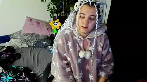 Snapshot of spanking_girls chatting on 01/06/25, 03:09 Evgenia online show from 01/06/25, 03:09