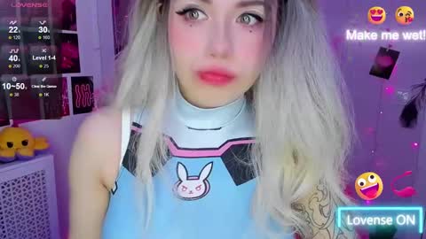 Snapshot of sparklemona chatting on 02/16/25, 01:47  SparkleMona  online show from 02/16/25, 01:47