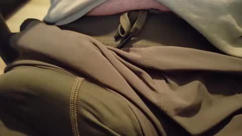 Snapshot of sparklenuts17 chatting on 12/18/24, 02:38 sparklenuts17 online show from 12/18/24, 02:38