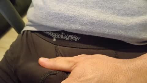 Snapshot of sparklenuts17 chatting on 02/11/25, 03:18 sparklenuts17 online show from 02/11/25, 03:18