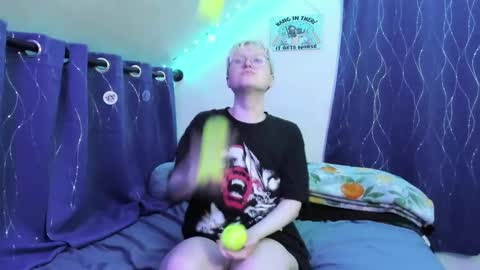 Snapshot of sparkling_water_hate_club chatting on 11/18/25, 06:12 Atticus Pendragon online show from 11/18/25, 06:12