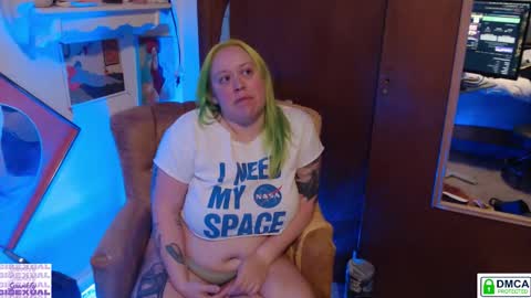 Snapshot of sparklybisexual chatting on 10/23/25, 05:07 sparklybisexual online show from 10/23/25, 05:07
