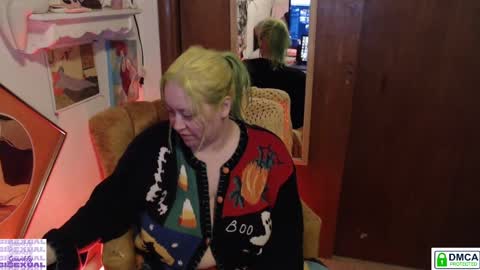 Snapshot of sparklybisexual chatting on 10/25/25, 11:43 sparklybisexual online show from 10/25/25, 11:43