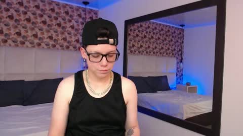 Snapshot of spencerm_ chatting on 10/18/25, 07:36 spencerm_ online show from 10/18/25, 07:36