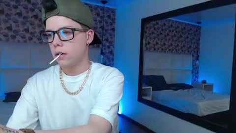 Snapshot of spencerm_ chatting on 10/20/25, 07:47 spencerm_ online show from 10/20/25, 07:47