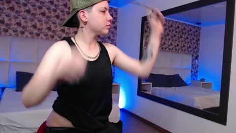 Snapshot of spencerm_ chatting on 10/21/25, 07:36 spencerm_ online show from 10/21/25, 07:36