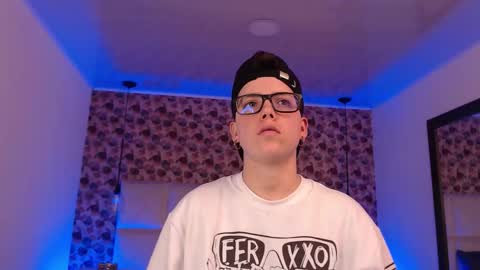 Snapshot of spencerm_ chatting on 10/22/25, 09:14 spencerm_ online show from 10/22/25, 09:14