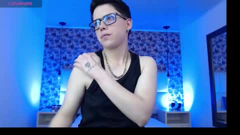 Snapshot of spencerm_ chatting on 10/26/25, 04:02 spencerm_ online show from 10/26/25, 04:02