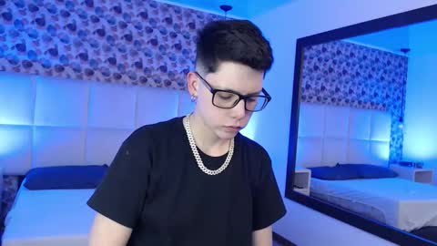 Snapshot of spencerm_ chatting on 10/29/25, 09:49 spencerm_ online show from 10/29/25, 09:49