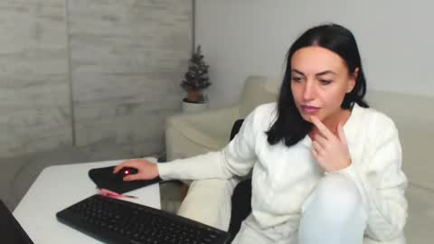 Carla online show from 12/12/24, 06:21