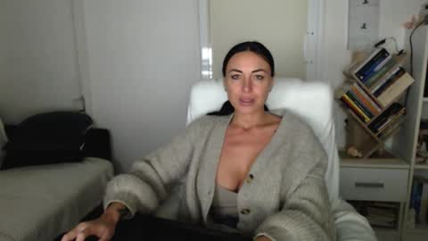 Carla online show from 10/01/25, 05:19