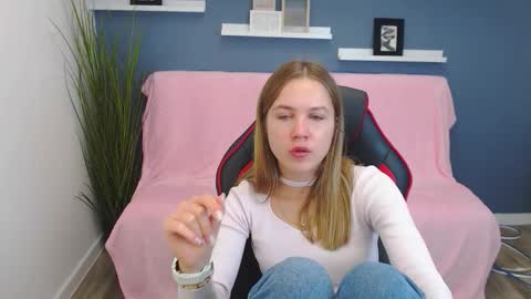 Snapshot of spicy_lexi chatting on 10/07/25, 06:43 spicy_lexi online show from 10/07/25, 06:43