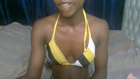 Snapshot of spicy_reee chatting on 10/30/25, 12:12 spicy_reee online show from 10/30/25, 12:12