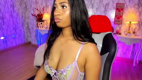 Snapshot of spicyamelia chatting on 02/19/25, 01:17 Amelia GTM-5 817 IG Spicychoco am online show from 02/19/25, 01:17