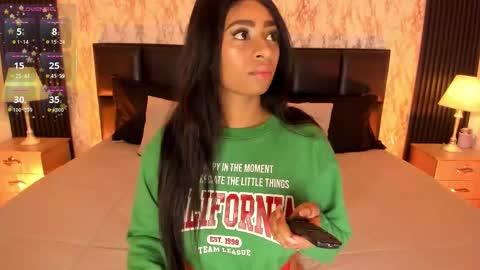 Snapshot of spicyamelia chatting on 10/26/25, 12:22 Amelia GTM-5 817 IG Spicychoco am online show from 10/26/25, 12:22