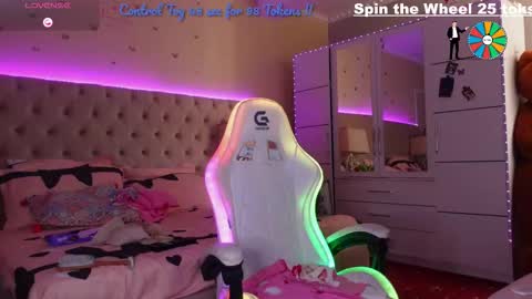 Snapshot of spicygirls chatting on 10/17/25, 07:11 Alicia online show from 10/17/25, 07:11