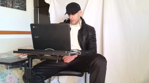 Snapshot of spider_0090 chatting on 02/06/25, 03:31 Marco. When Im offline you can view premium content in bio online show from 02/06/25, 03:31