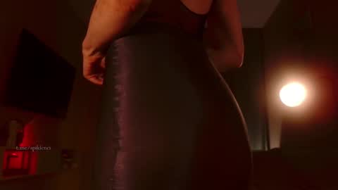 Elizabeth online show from 10/14/25, 05:25