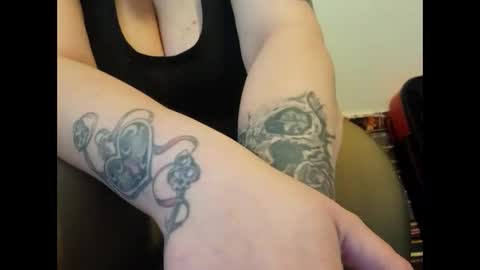 Snapshot of spinnerbitch chatting on 02/28/25, 03:37 Vanessa Spade online show from 02/28/25, 03:37
