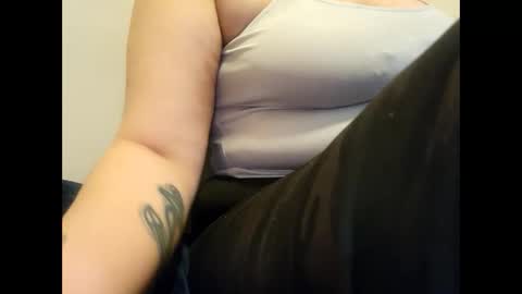 Snapshot of spinnerbitch chatting on 03/10/25, 03:34 Vanessa Spade online show from 03/10/25, 03:34