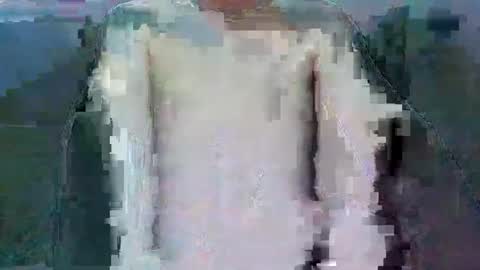 Snapshot of spkieeb28 chatting on 02/07/25, 12:20 Jameslux online show from 02/07/25, 12:20