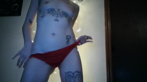 Snapshot of spookybarbiegirl chatting on 01/03/25, 03:05 spookybarbiegirl online show from 01/03/25, 03:05