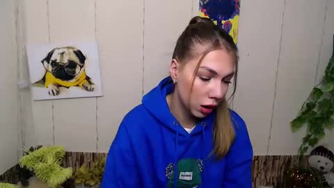 Snapshot of sport_tall_karina chatting on 12/10/24, 11:00 Karina online show from 12/10/24, 11:00