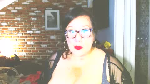 Snapshot of spunderella777 chatting on 09/30/25, 10:31 Spunderella online show from 09/30/25, 10:31