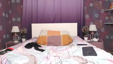 Snapshot of squirtyjess chatting on 02/14/25, 11:31 just Jess online show from 02/14/25, 11:31