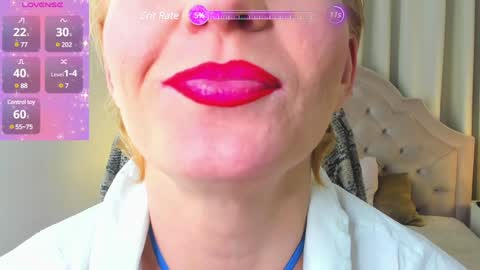 Snapshot of squirtymom chatting on 12/03/24, 04:28 Alisa online show from 12/03/24, 04:28