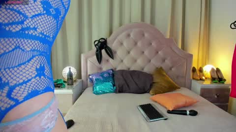 Snapshot of squirtymom chatting on 01/19/25, 11:21 Alisa online show from 01/19/25, 11:21