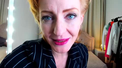 Snapshot of squirtymom chatting on 03/06/25, 07:47 Alisa online show from 03/06/25, 07:47