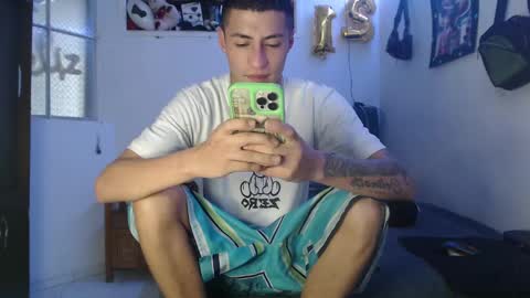 Snapshot of sr_porn01 chatting on 12/21/24, 02:26 sr_porn01 online show from 12/21/24, 02:26