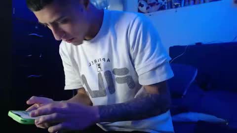 Snapshot of sr_porn01 chatting on 02/04/25, 03:15 sr_porn01 online show from 02/04/25, 03:15