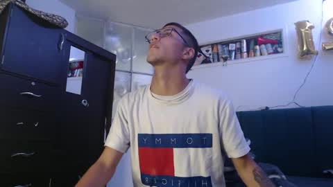 Snapshot of sr_porn01 chatting on 02/28/25, 06:41 sr_porn01 online show from 02/28/25, 06:41