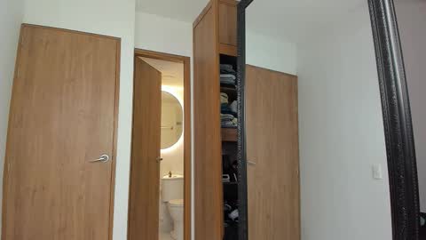 Snapshot of sr_smit_hot chatting on 11/05/25, 03:17 ANDR online show from 11/05/25, 03:17