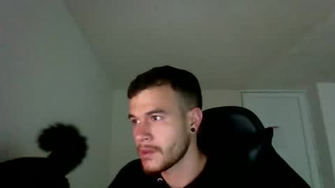 Snapshot of srbey_ chatting on 11/25/25, 04:34 Vic online show from 11/25/25, 04:34