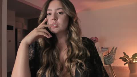 Snapshot of srta__sophie chatting on 02/04/25, 11:59 Sophie 3 online show from 02/04/25, 11:59