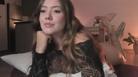 Snapshot of srta__sophie chatting on 02/15/25, 02:26 Sophie 3 online show from 02/15/25, 02:26