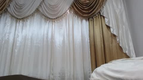 Snapshot of srta_luciana chatting on 01/28/25, 03:04 . . online show from 01/28/25, 03:04